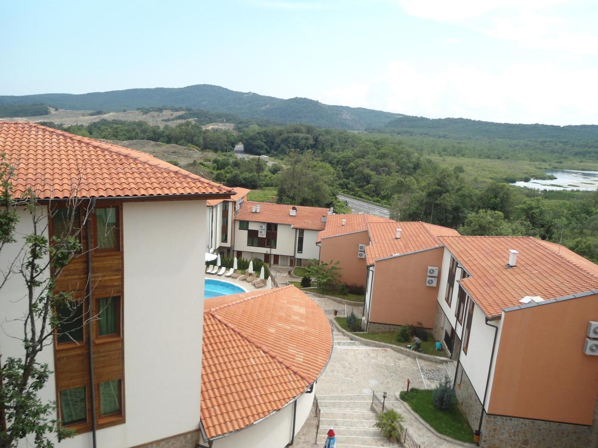 Resort Arkutino Family 4*